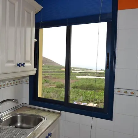 Bonito Y Amplio Piso En Llanos De Aridane Apartamento
